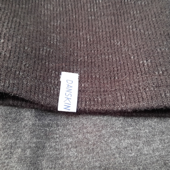 Danskin Plus Sweatshirt NWOT - Picture 7 of 11